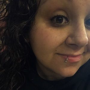 Meet your Posher, Cassandra